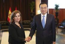 李克強(qiáng)會見西班牙副首相薩恩斯