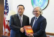 劉振亞董事長會見美國高管和世界銀行行長